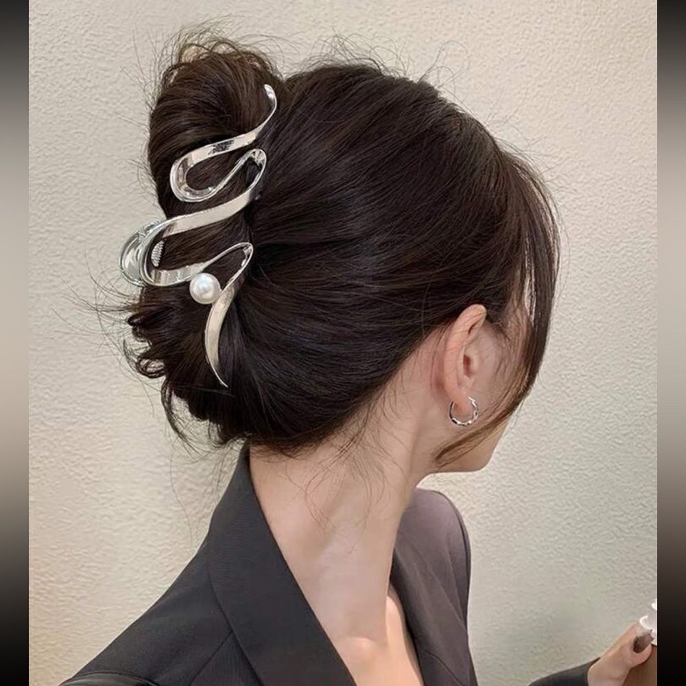 Minimalist Hair clips A151